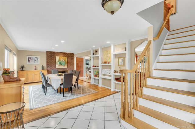 2 Eton Court, Plainview, NY 11803