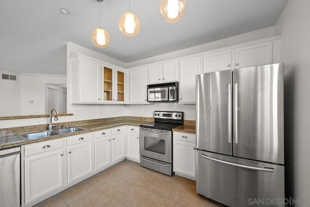 Image 7 of property listing at 3830 Elijah Court 428, San Diego, CA 92130