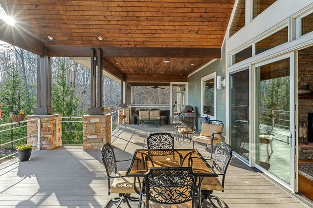 659 Harbour Greens Pl, Sparta, TN 38583