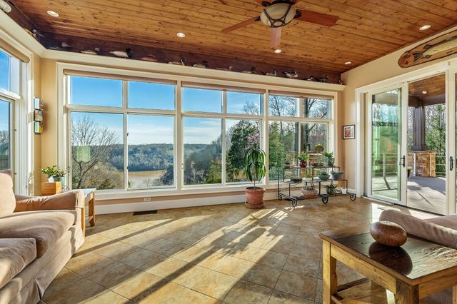 659 Harbour Greens Pl, Sparta, TN 38583