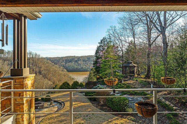 659 Harbour Greens Pl, Sparta, TN 38583