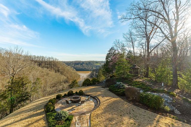 659 Harbour Greens Pl, Sparta, TN 38583
