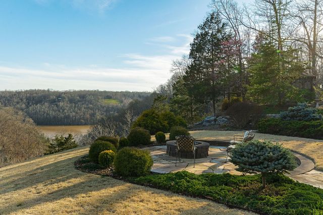 659 Harbour Greens Pl, Sparta, TN 38583