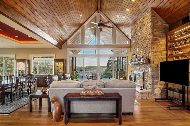 659 Harbour Greens Pl, Sparta, TN 38583