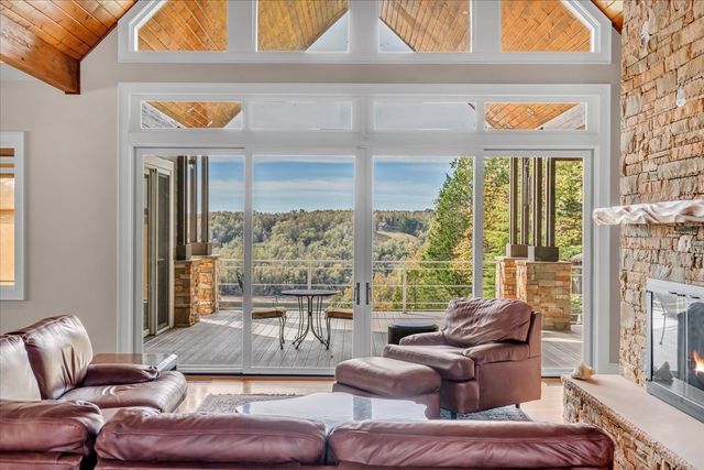 659 Harbour Greens Pl, Sparta, TN 38583