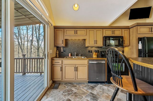 659 Harbour Greens Pl, Sparta, TN 38583