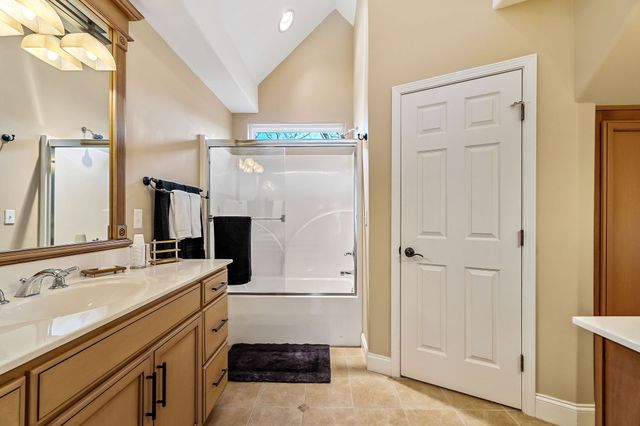 659 Harbour Greens Pl, Sparta, TN 38583