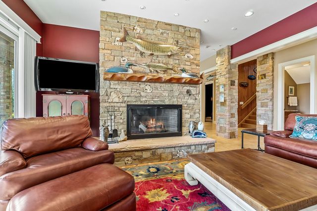 659 Harbour Greens Pl, Sparta, TN 38583