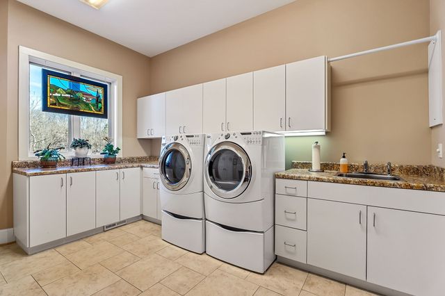 659 Harbour Greens Pl, Sparta, TN 38583