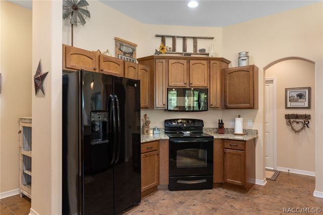 4081 W Roundup Court, Beverly Hills, FL 34465