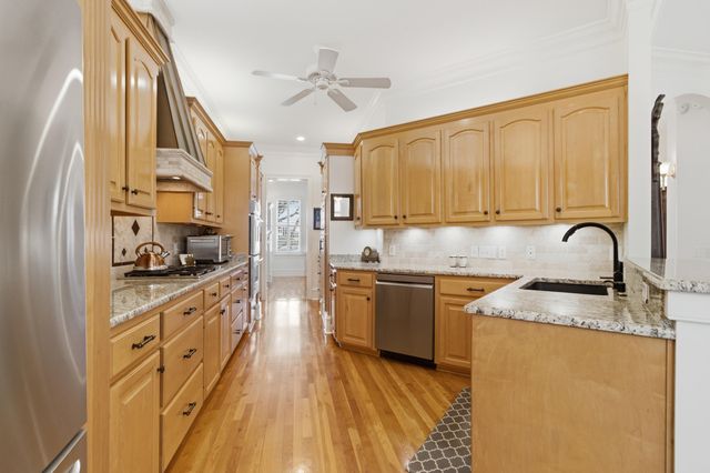 66 Sowell Street, Mount Pleasant, SC 29464