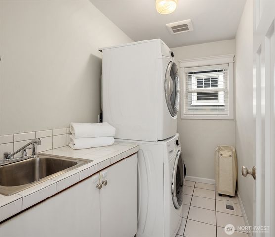 3420 E Denny Way, Seattle, WA 98112