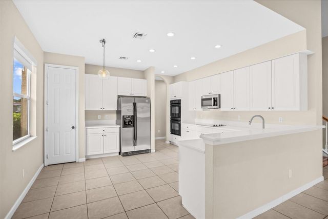 2166 SW NEWPORT ISLES Boulevard, Port St. Lucie, FL 34953