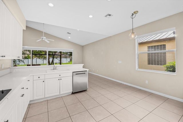 2166 SW NEWPORT ISLES Boulevard, Port St. Lucie, FL 34953