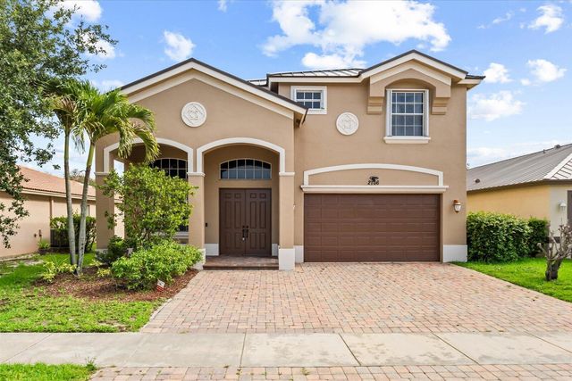 2166 SW NEWPORT ISLES Boulevard, Port St. Lucie, FL 34953