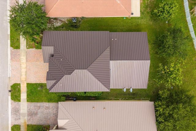 2166 SW NEWPORT ISLES Boulevard, Port St. Lucie, FL 34953