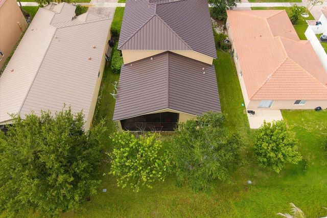 2166 SW NEWPORT ISLES Boulevard, Port St. Lucie, FL 34953