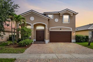 2166 SW NEWPORT ISLES Boulevard, Port St. Lucie, FL 34953