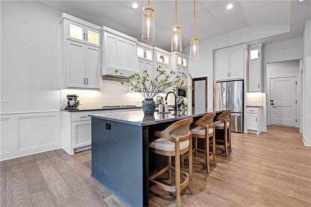 25102 W 98th Place, Lenexa, KS 66227
