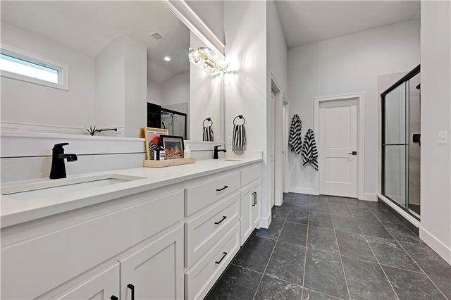 25102 W 98th Place, Lenexa, KS 66227