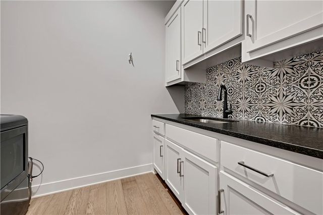 25102 W 98th Place, Lenexa, KS 66227