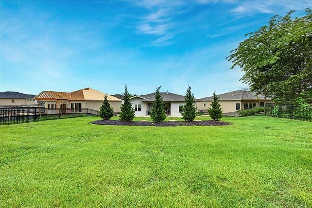 25102 W 98th Place, Lenexa, KS 66227