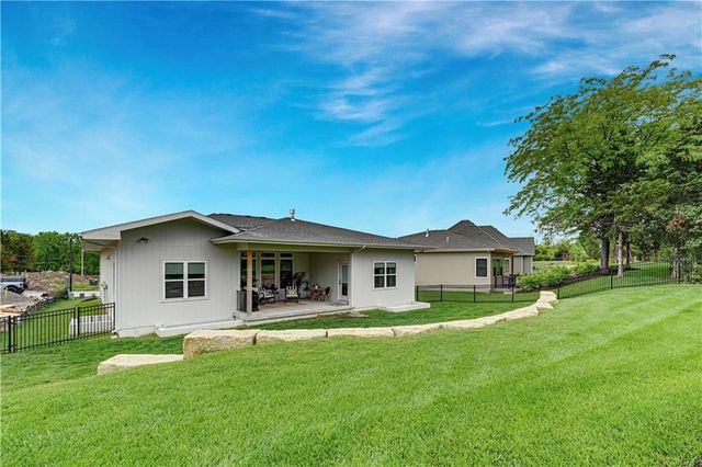 25102 W 98th Place, Lenexa, KS 66227