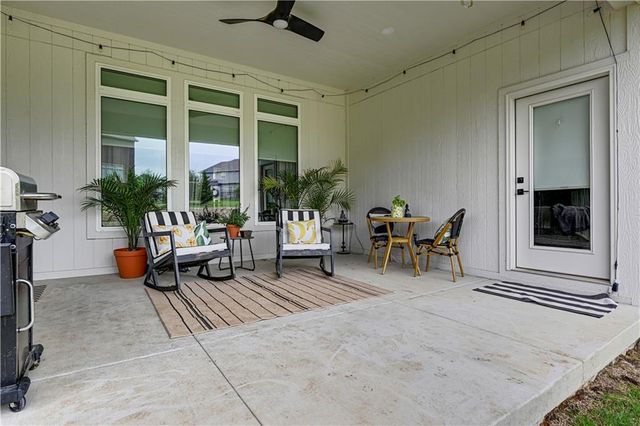 25102 W 98th Place, Lenexa, KS 66227
