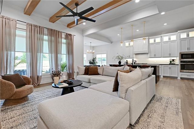 25102 W 98th Place, Lenexa, KS 66227