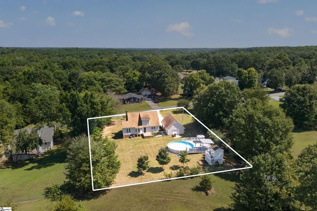 307 Country Glen, Pelzer, SC 29669