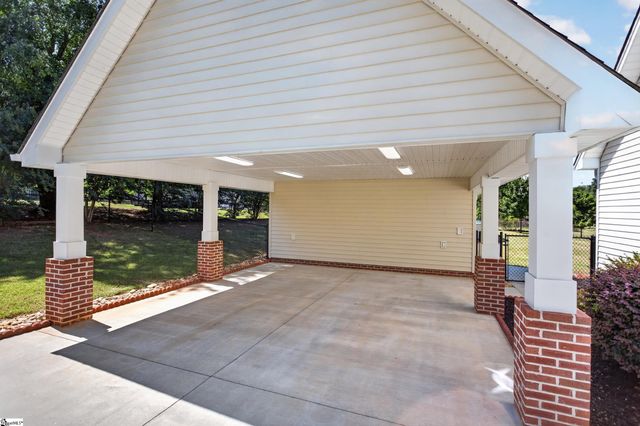 307 Country Glen, Pelzer, SC 29669
