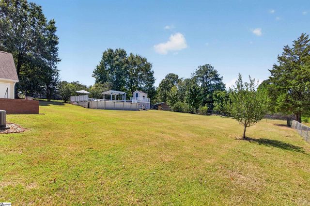 307 Country Glen, Pelzer, SC 29669