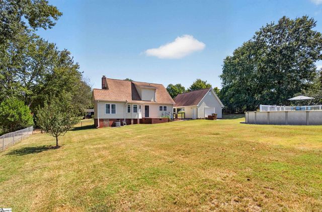 307 Country Glen, Pelzer, SC 29669