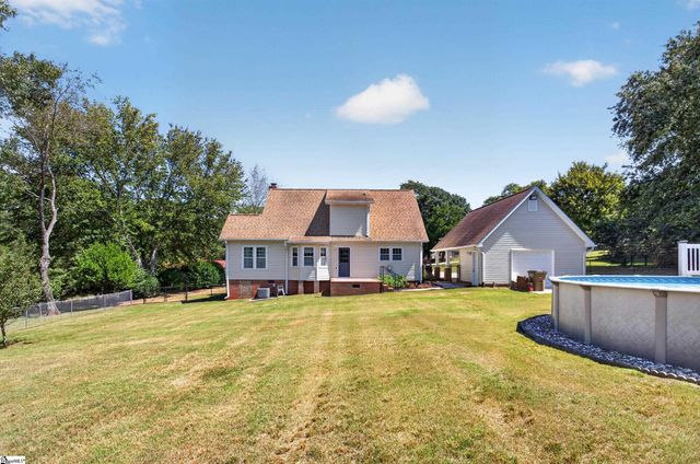 307 Country Glen, Pelzer, SC 29669