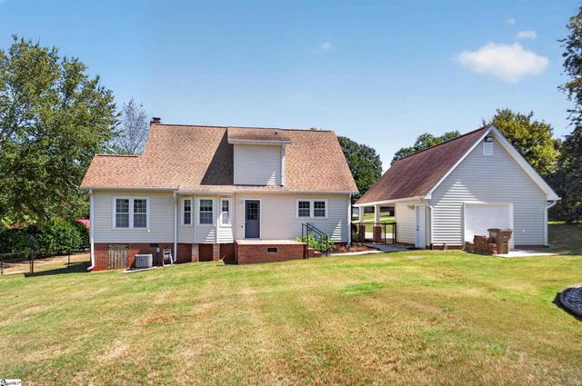 307 Country Glen, Pelzer, SC 29669