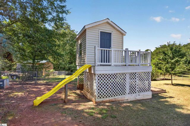 307 Country Glen, Pelzer, SC 29669