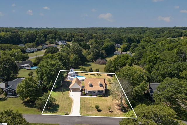307 Country Glen, Pelzer, SC 29669