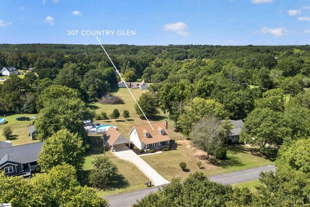 307 Country Glen, Pelzer, SC 29669