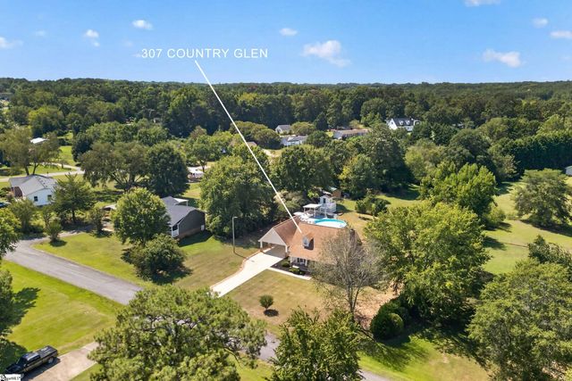 307 Country Glen, Pelzer, SC 29669