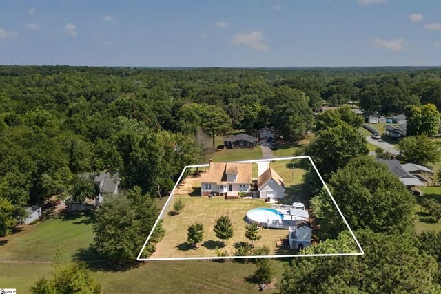 307 Country Glen, Pelzer, SC 29669