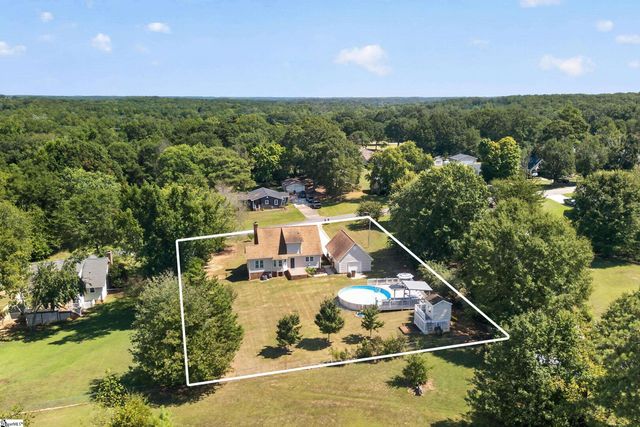 307 Country Glen, Pelzer, SC 29669