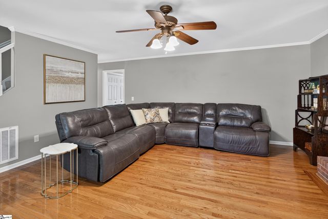 307 Country Glen, Pelzer, SC 29669
