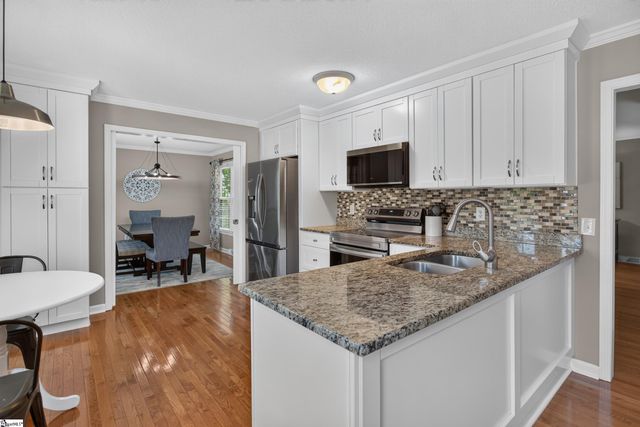 307 Country Glen, Pelzer, SC 29669