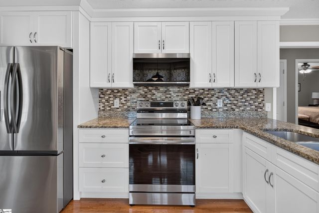 307 Country Glen, Pelzer, SC 29669