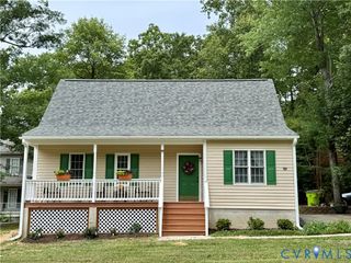 1812 Stone River Rd, North Chesterfield, VA 23235
