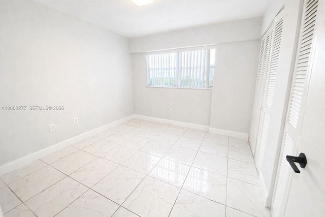 16508 NE 26th Ave 601, North Miami Beach, FL 33160