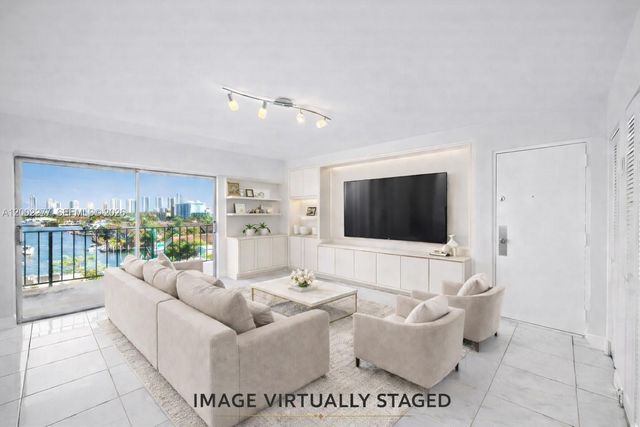 16508 NE 26th Ave 601, North Miami Beach, FL 33160