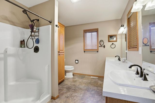 10505 S Sharon Rd, Spokane, WA 99223