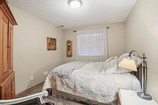 10505 S Sharon Rd, Spokane, WA 99223