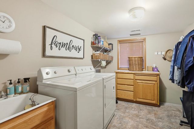 10505 S Sharon Rd, Spokane, WA 99223